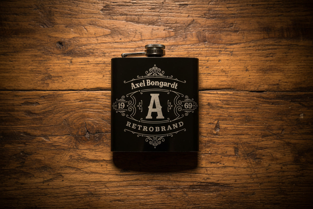 Personalisierter Edelstahl Flachmann – Vintage Gravur